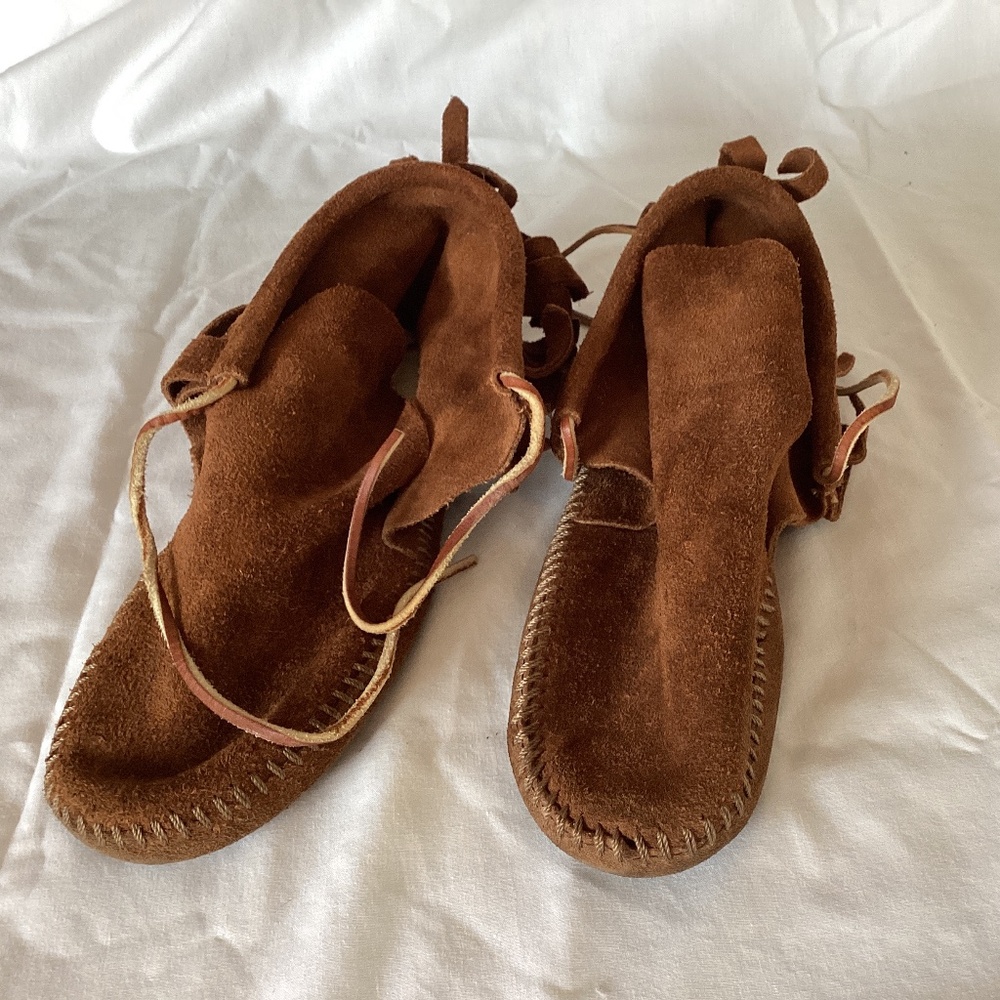Minnetonka brand moccasins preowned